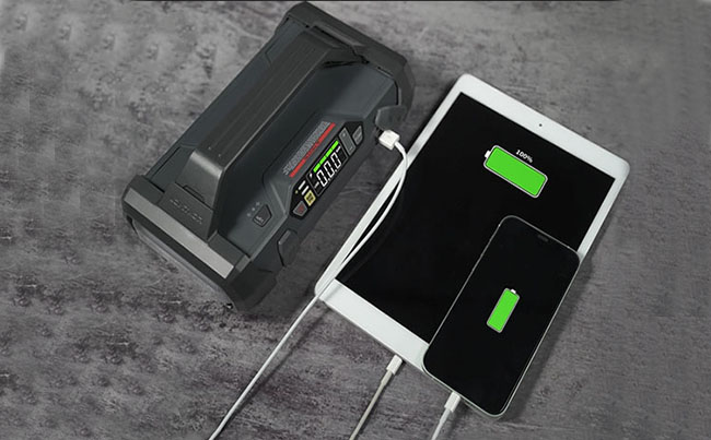 给手机、无线耳机、平板等充电测试