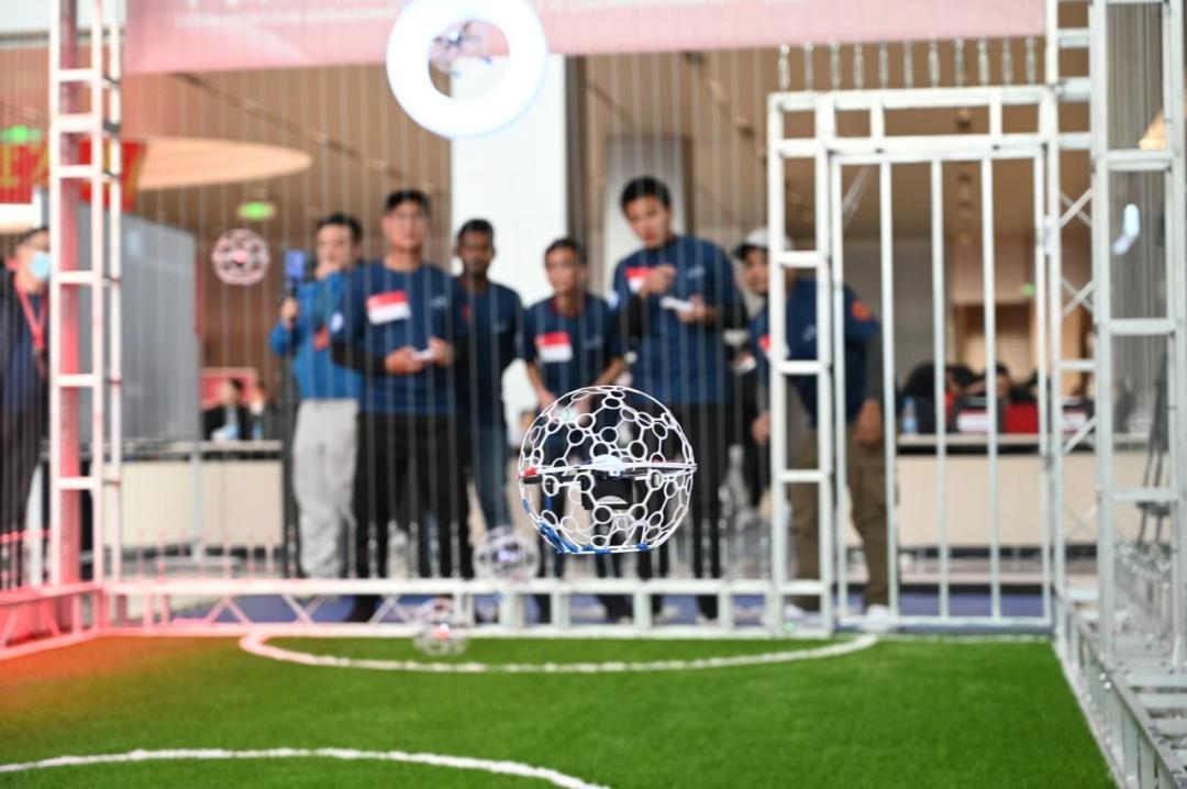 无人机足球竞赛中