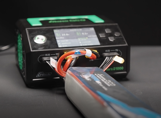 格氏Sport航模电池充电中