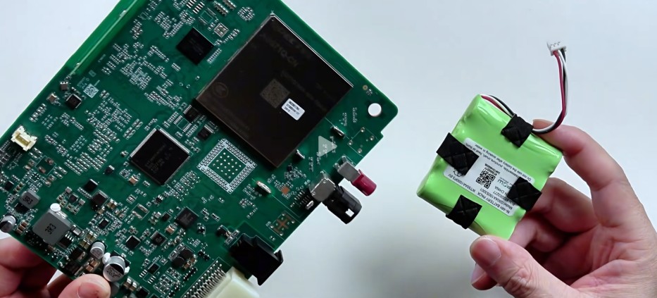 小米SU7 T-Box主板及电池